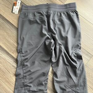NWT RBX Gray capri pants size medium